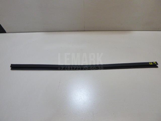 Уплотнитель стекла двери 822312P000 Hyundai-Kia