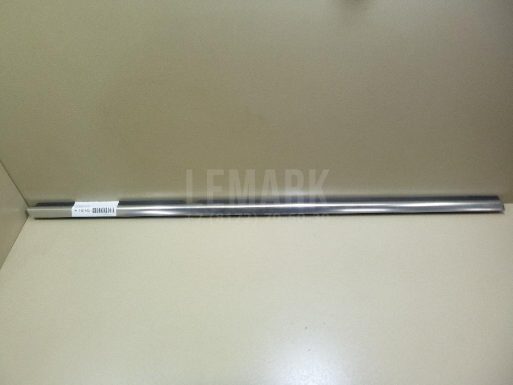 Накладка стекла заднего правого 3C8839476F3Q7 VAG