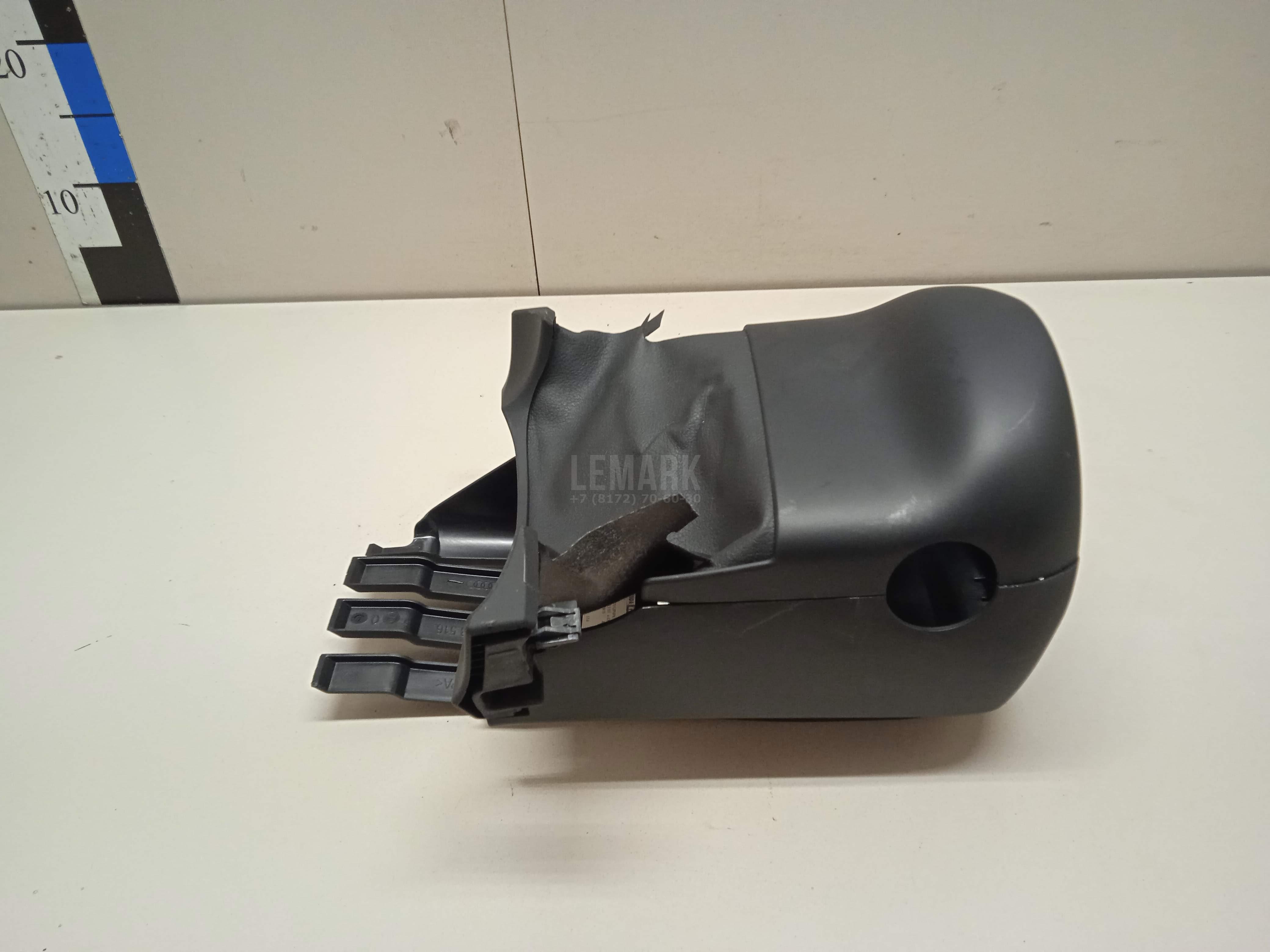 Кожух рулевой колонки для  Cadillac Escalade II 2000-2006