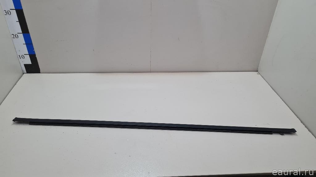 Накладка стекла заднего левого