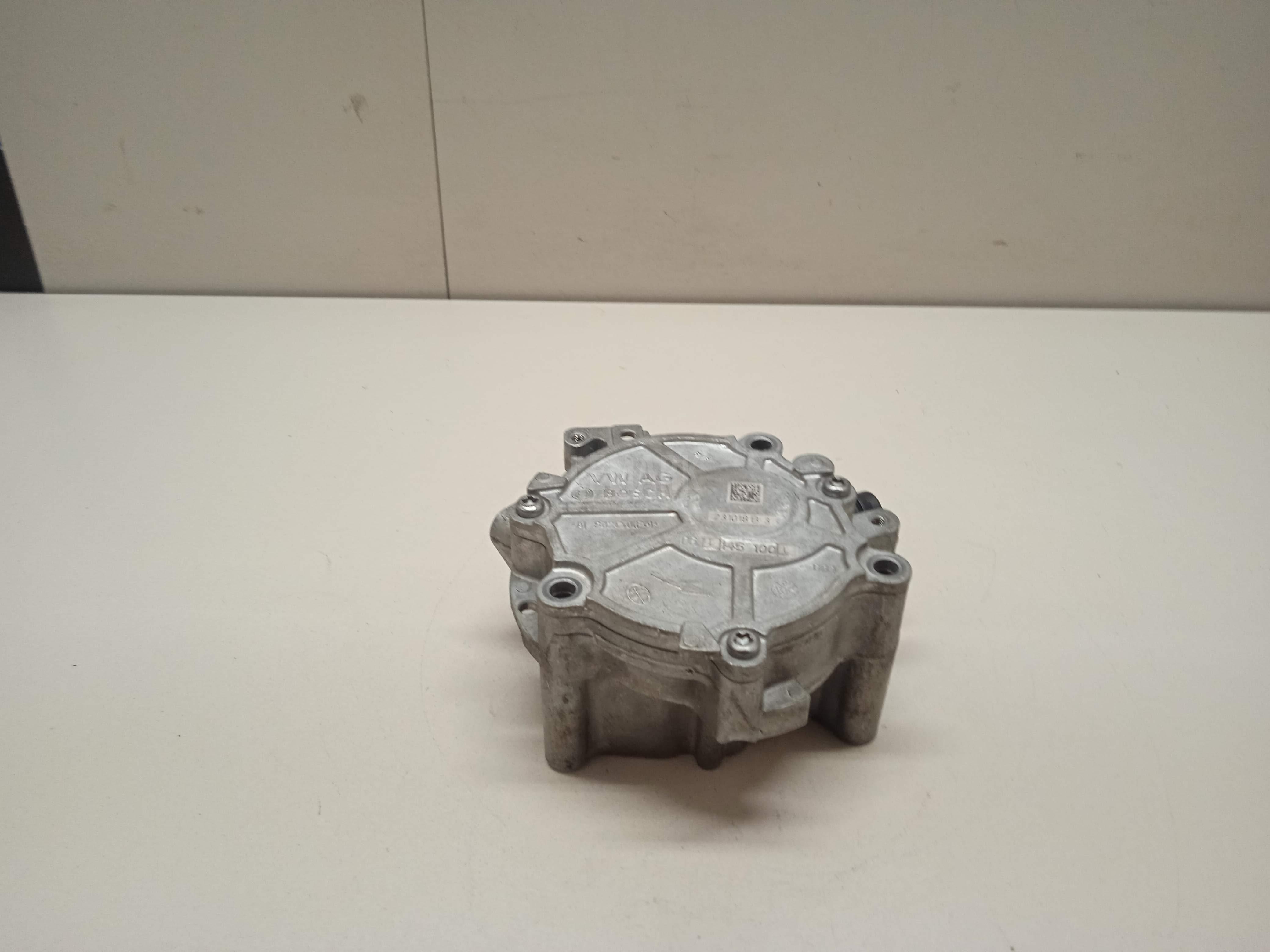 Насос вакуумный 06L145100L VAG