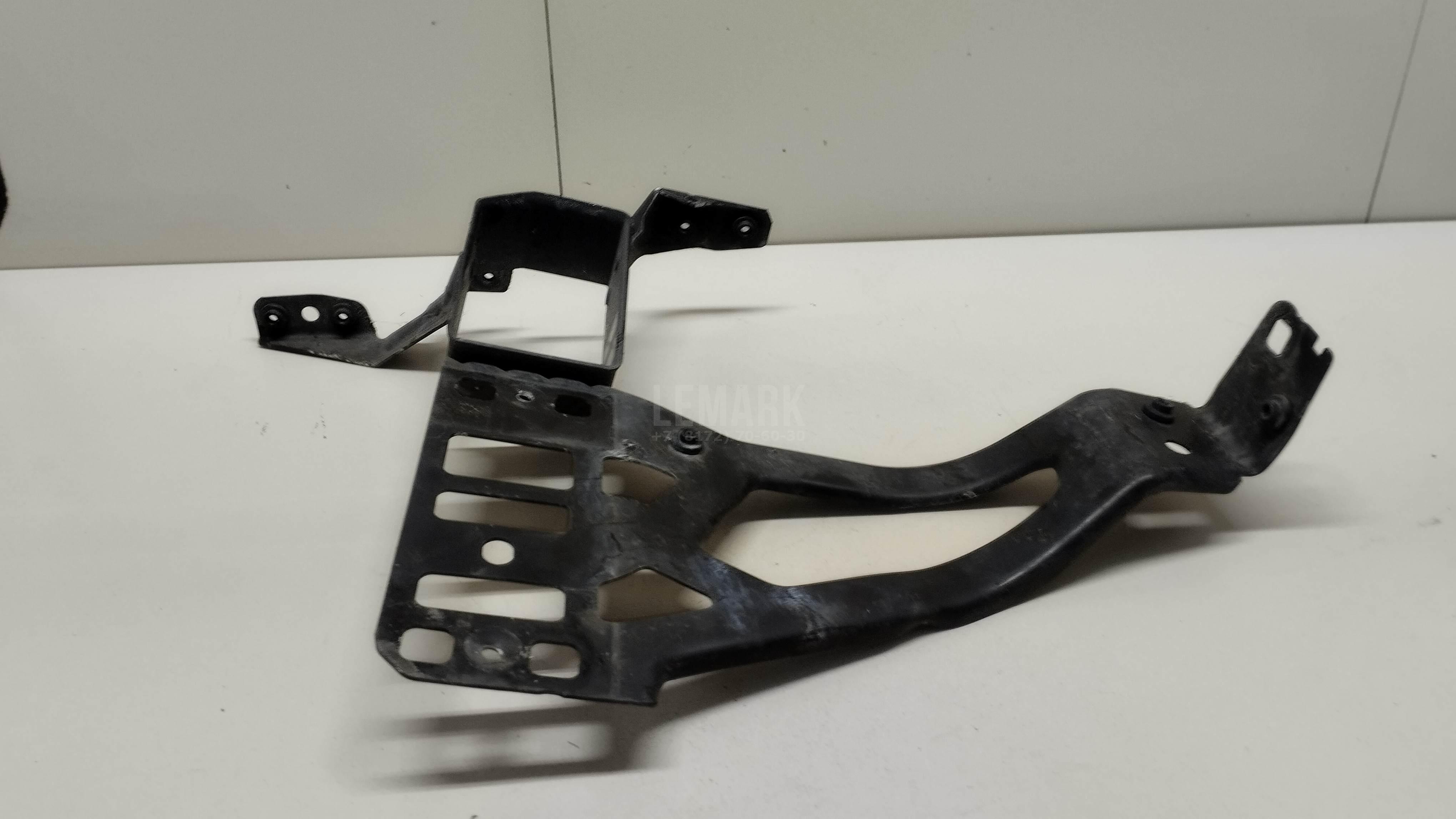 Кронштейн крепления фары для  BMW 1-serie E87/E81 2004-2011