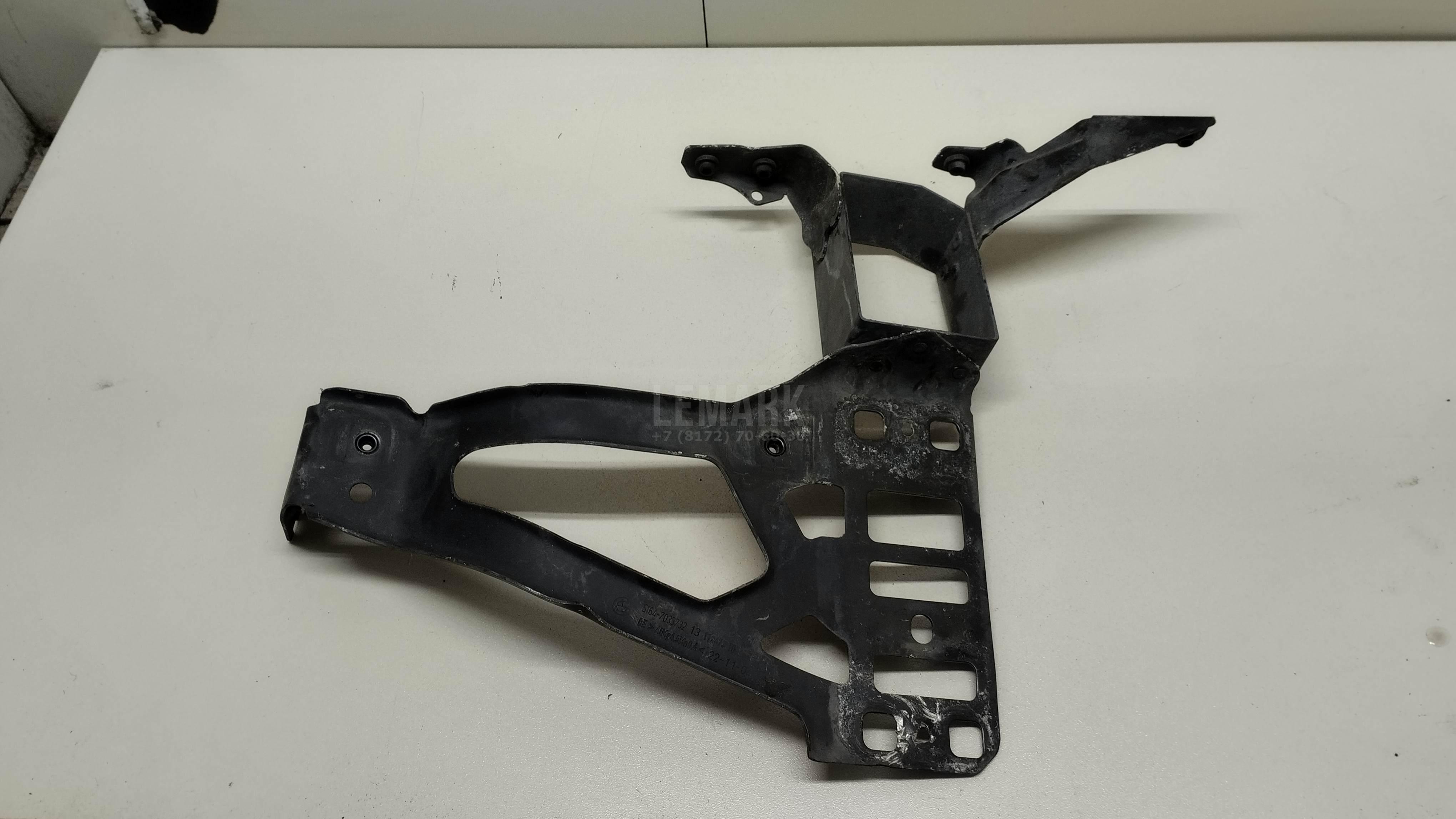 Кронштейн крепления фары для  BMW 1-serie E87/E81 2004-2011