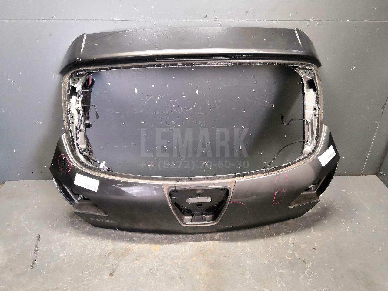 Дверь багажника 126001 GM