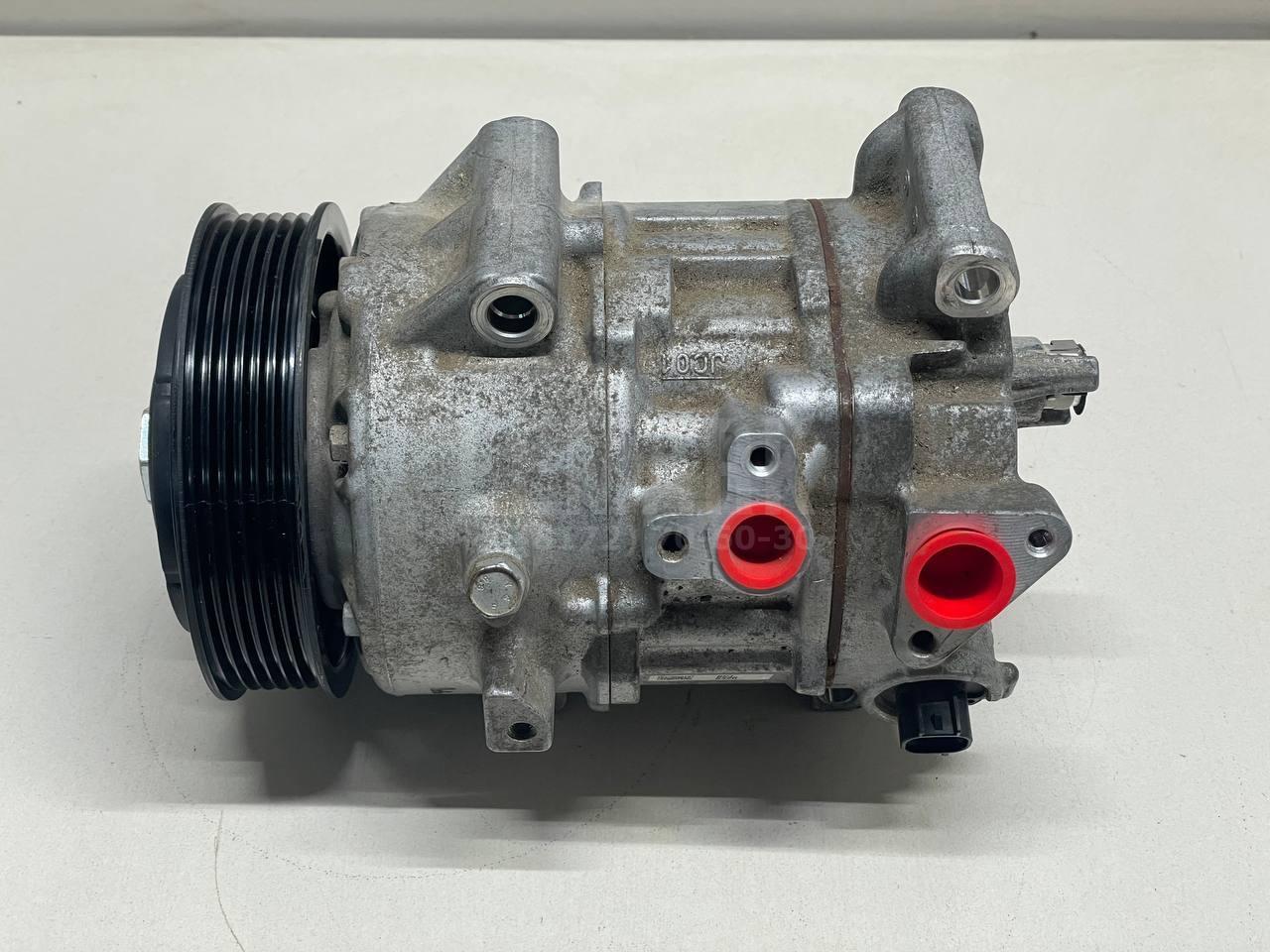 Компрессор кондиционера 8831007090 Toyota