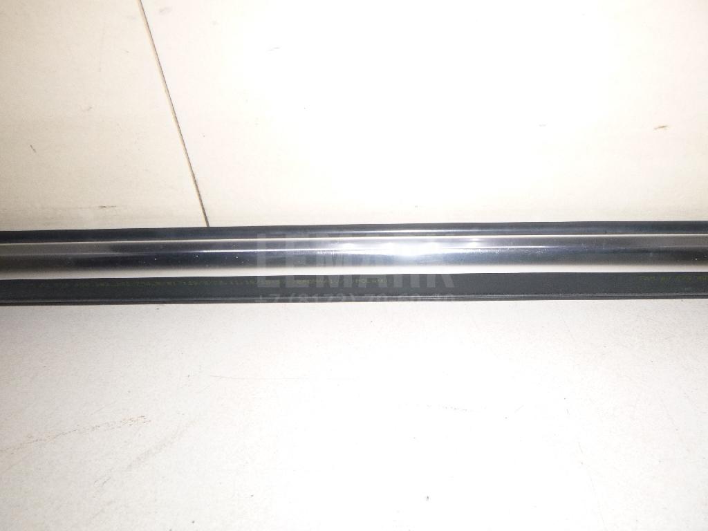 Накладка стекла переднего правого для  BMW X6 F16/F86 2014-2020