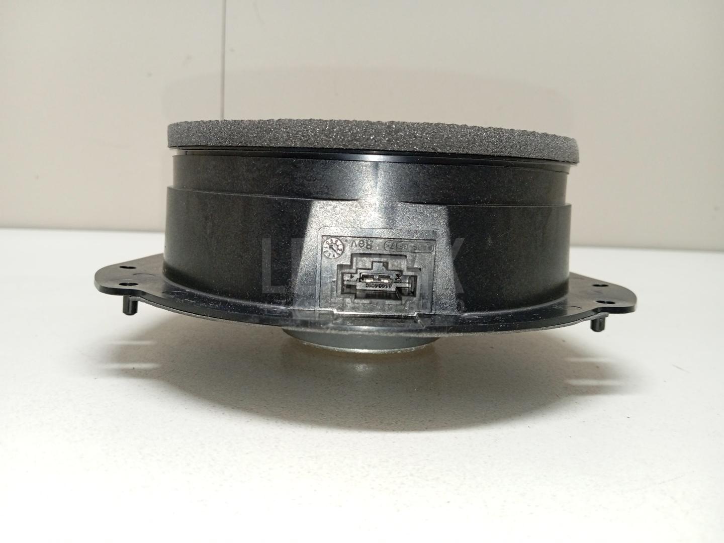 Динамик для  Audi V8 1988-1994