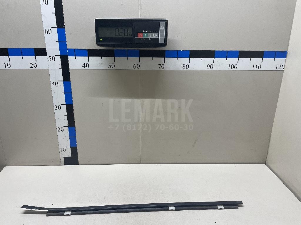Накладка стекла заднего левого 82821JD00A Nissan