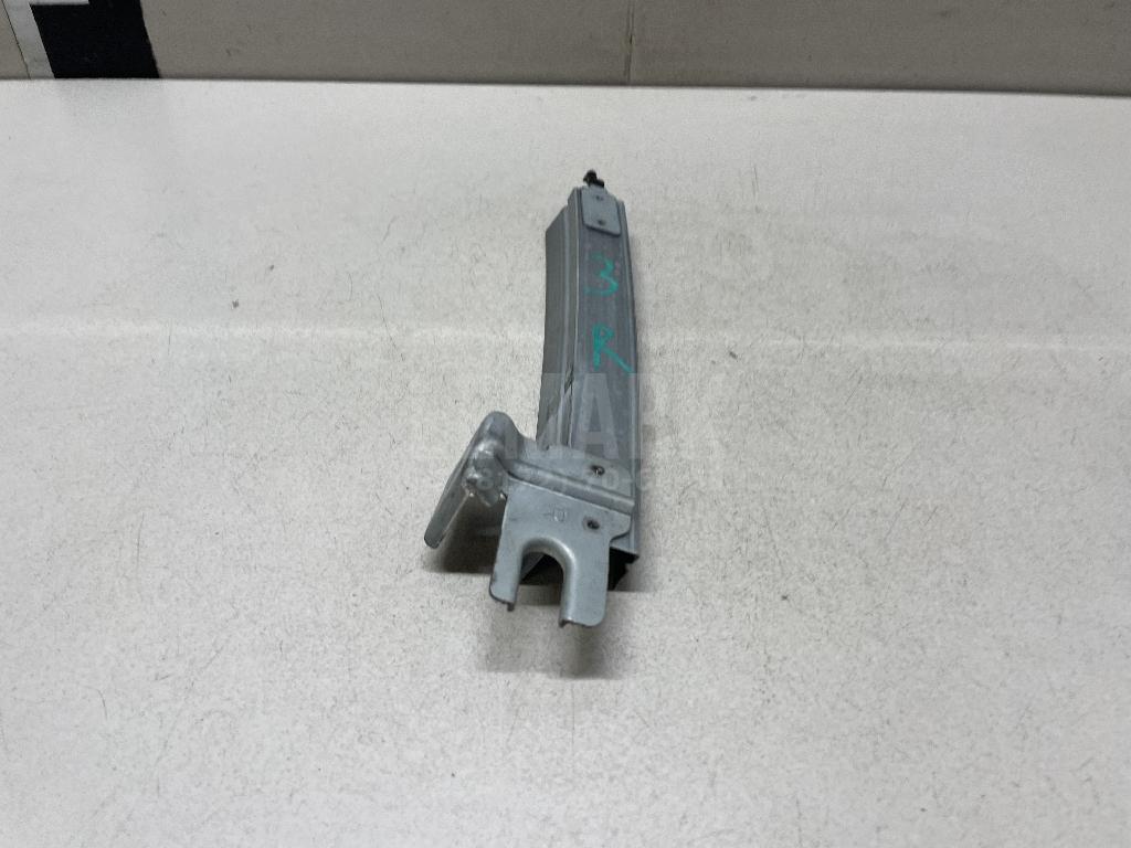 Направляющая стекла двери 82216JD000 Nissan