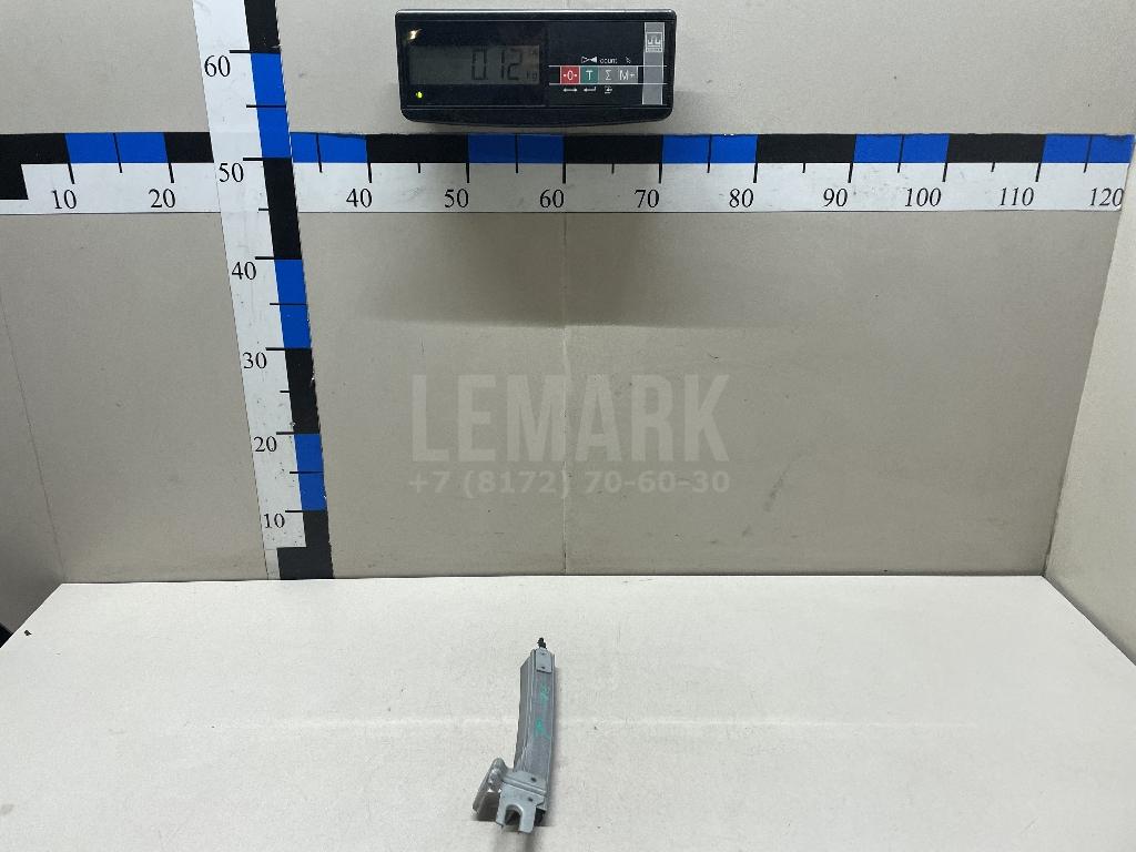 Направляющая стекла двери 82217JD000 Nissan