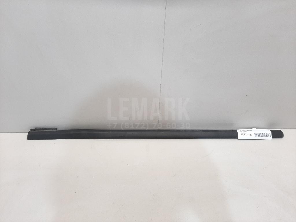 Накладка стекла заднего левого 1748427 Ford