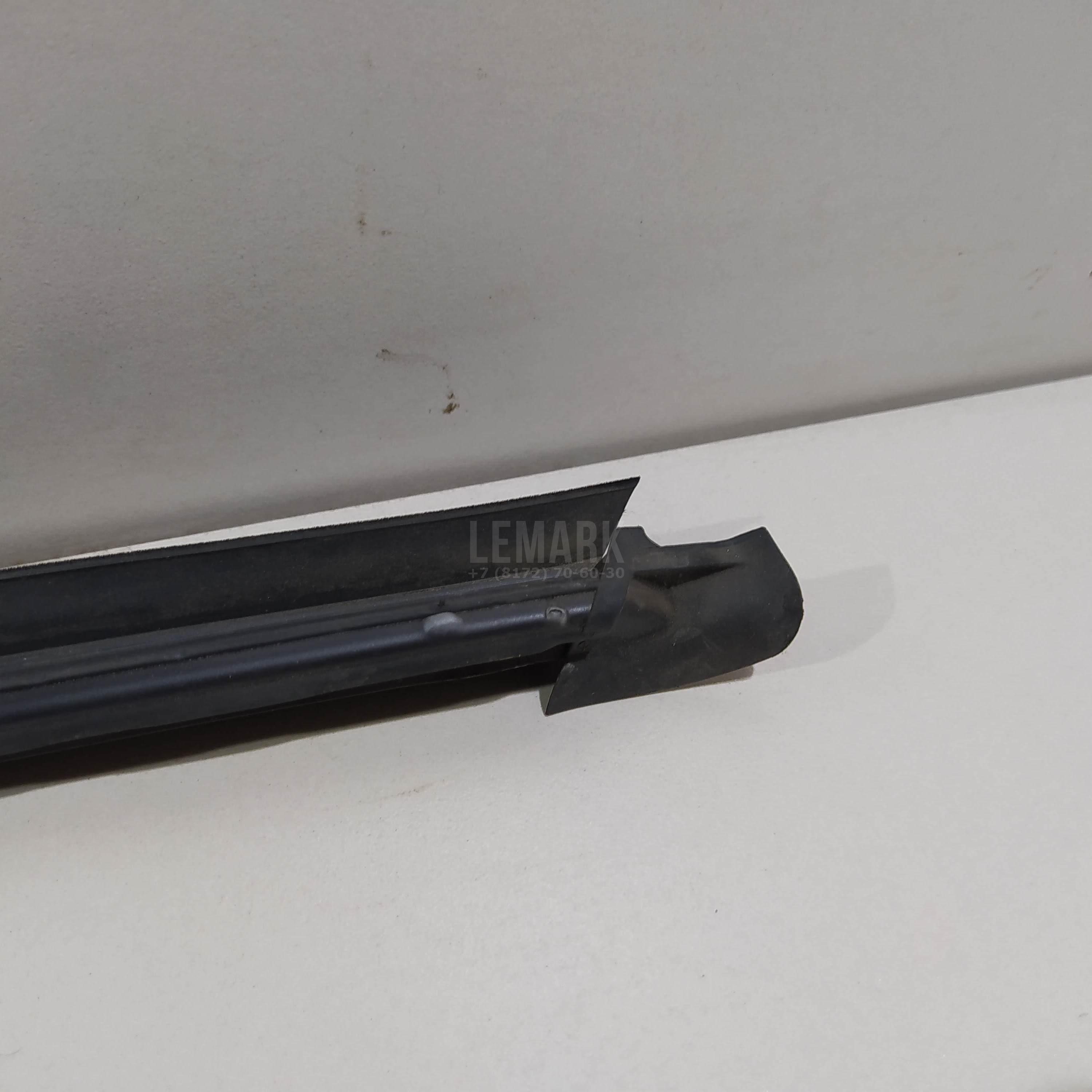 Накладка стекла заднего правого для  Astra HD 8 2005-2011