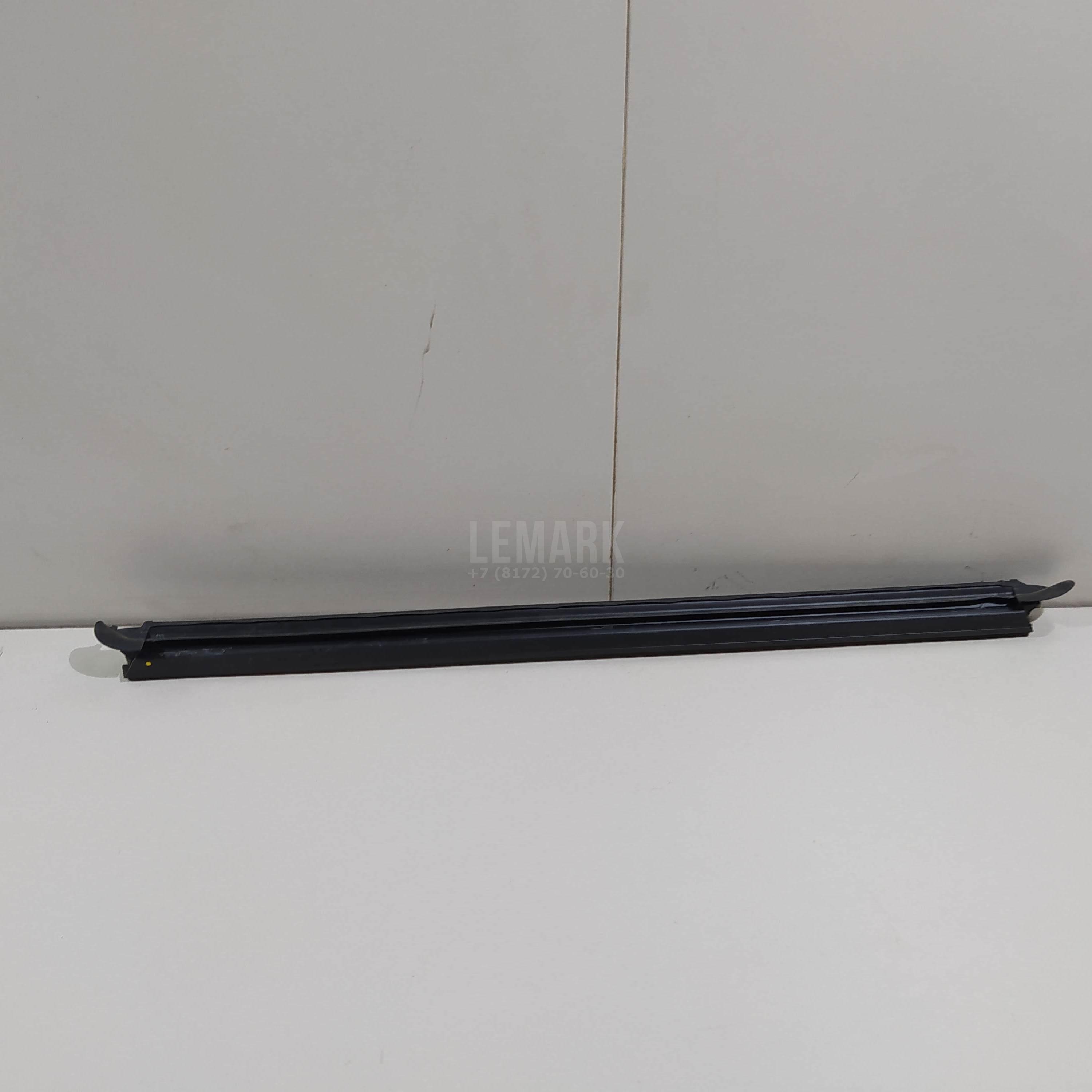 Накладка стекла заднего правого для  Astra HD 8 2005-2011