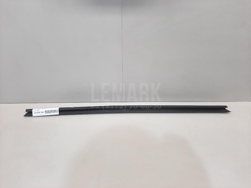 Уплотнитель двери 1486610 Ford