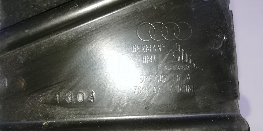Кронштейн усилителя переднего бампера правый для  Audi A4 [B8] Allroad 2009-2015