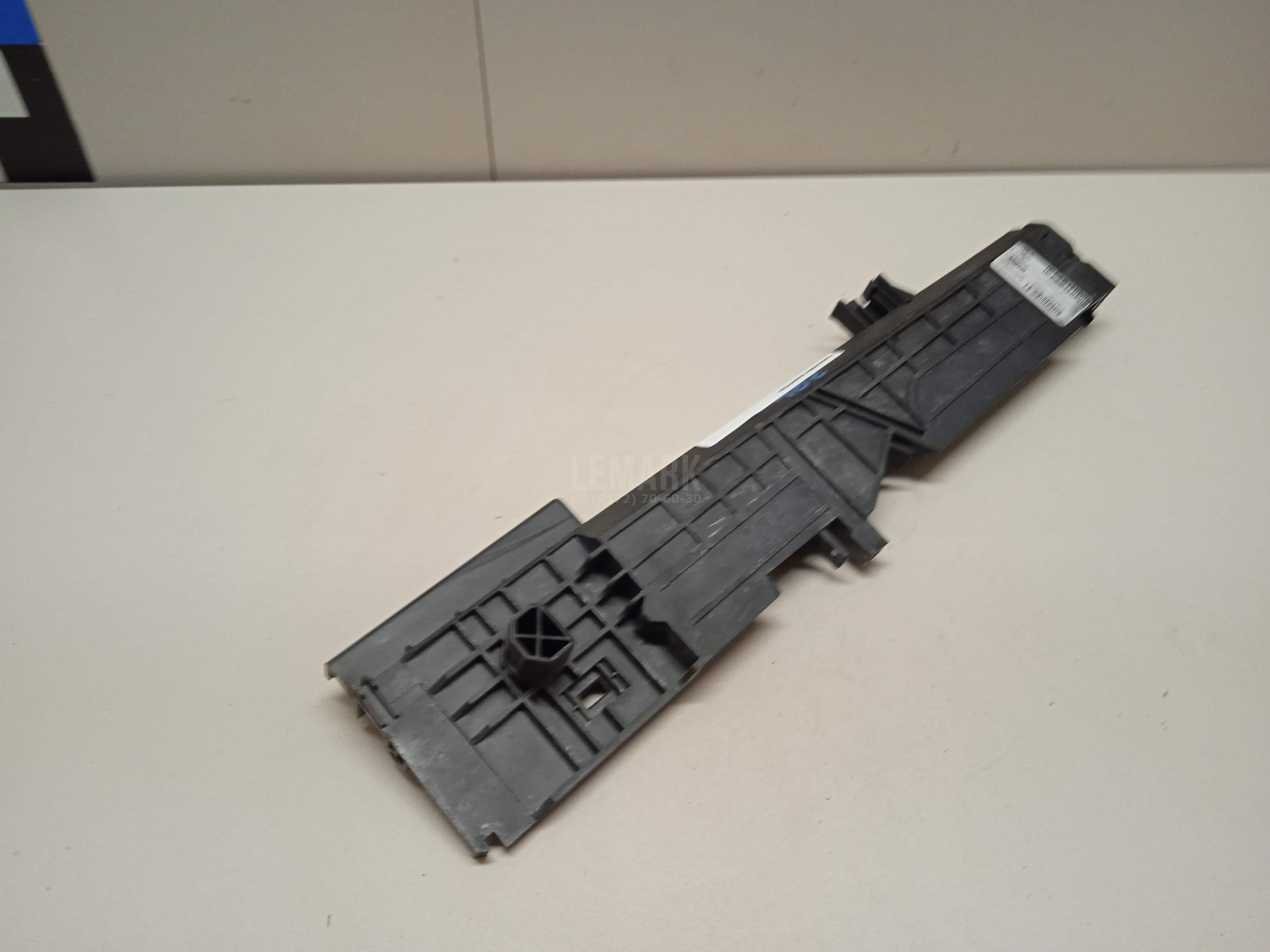 Кронштейн радиатора для  BMW X6 F16/F86 2014-2020