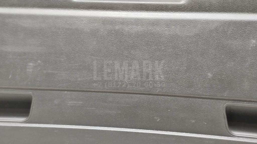 Обшивка двери багажника