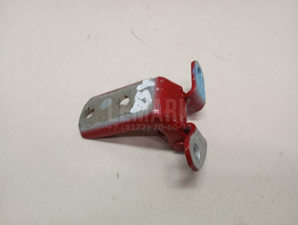 Петля двери задней правой нижняя 6877006010 Toyota