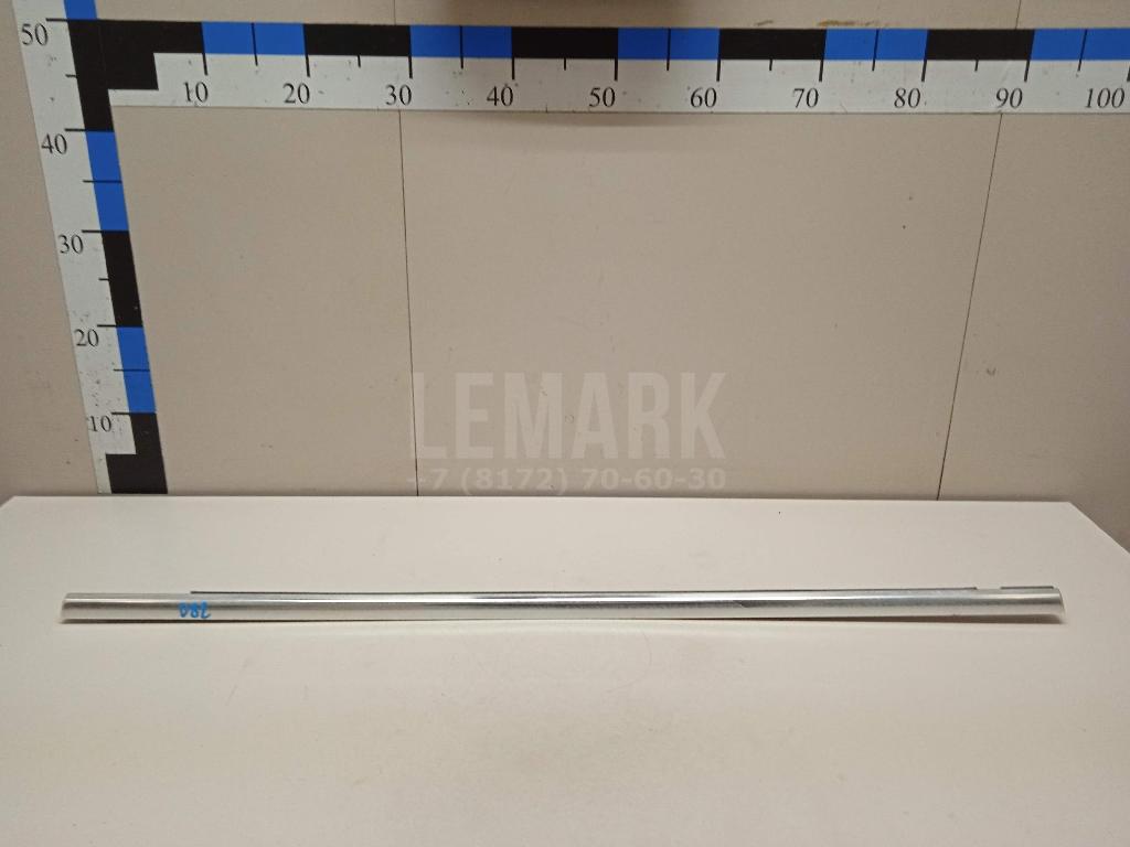 Накладка стекла заднего правого 7L6839476EPRP VAG