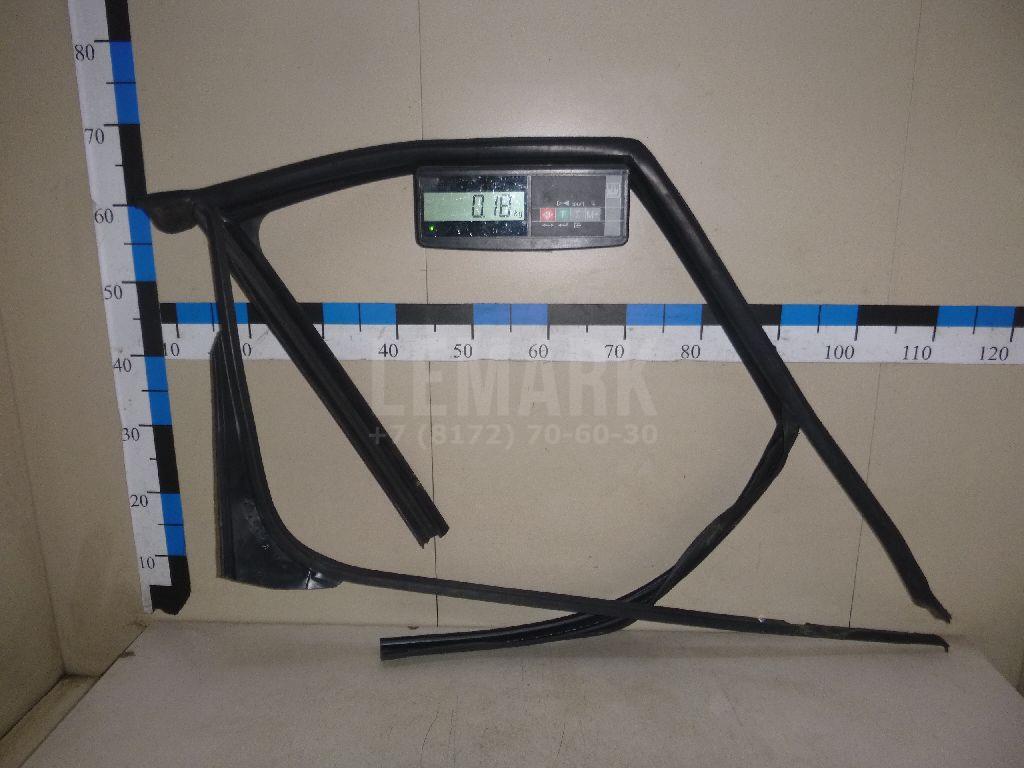 Уплотнитель стекла двери 5L0837432D VAG