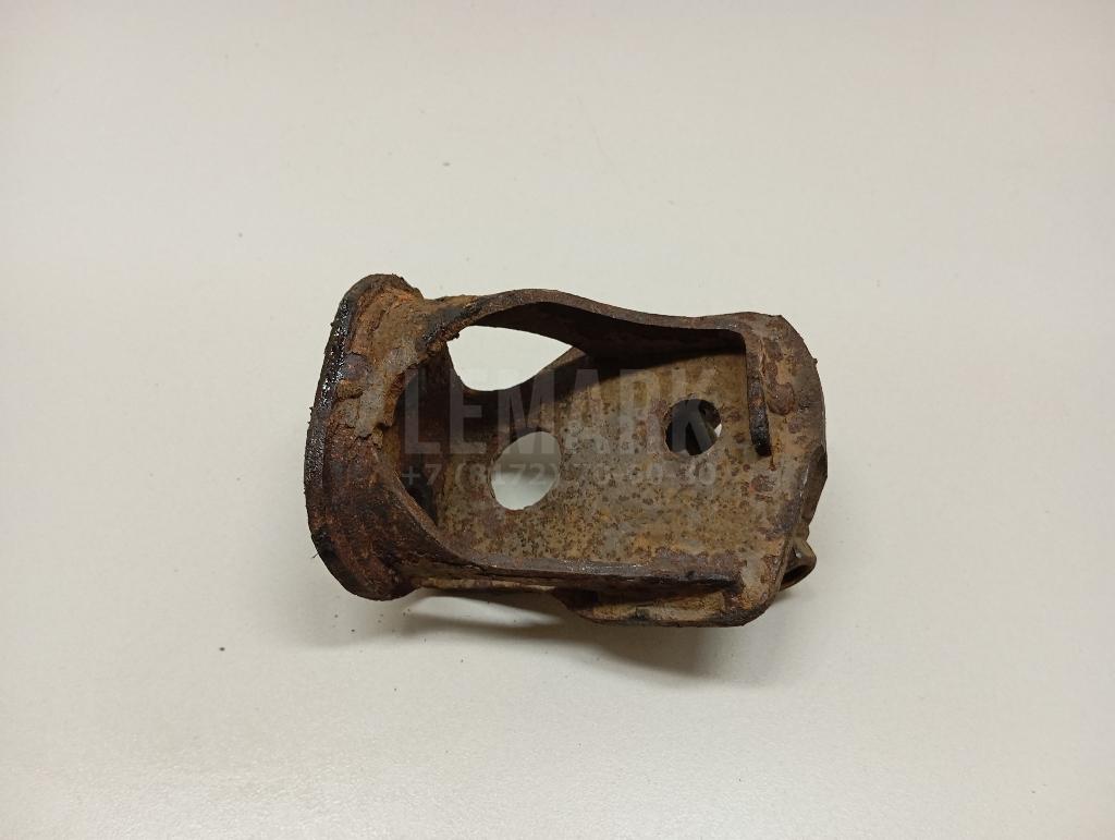 Кронштейн амортизатора левый 4850642010 Toyota