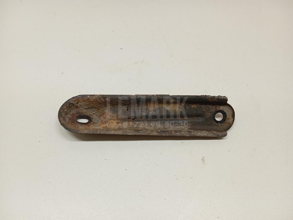 Кронштейн задней балки 5229512040 Toyota