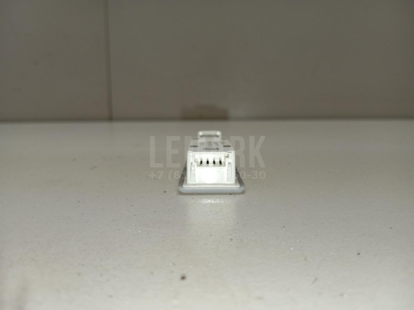 Плафон салонный для  Acura MDX 2001-2006