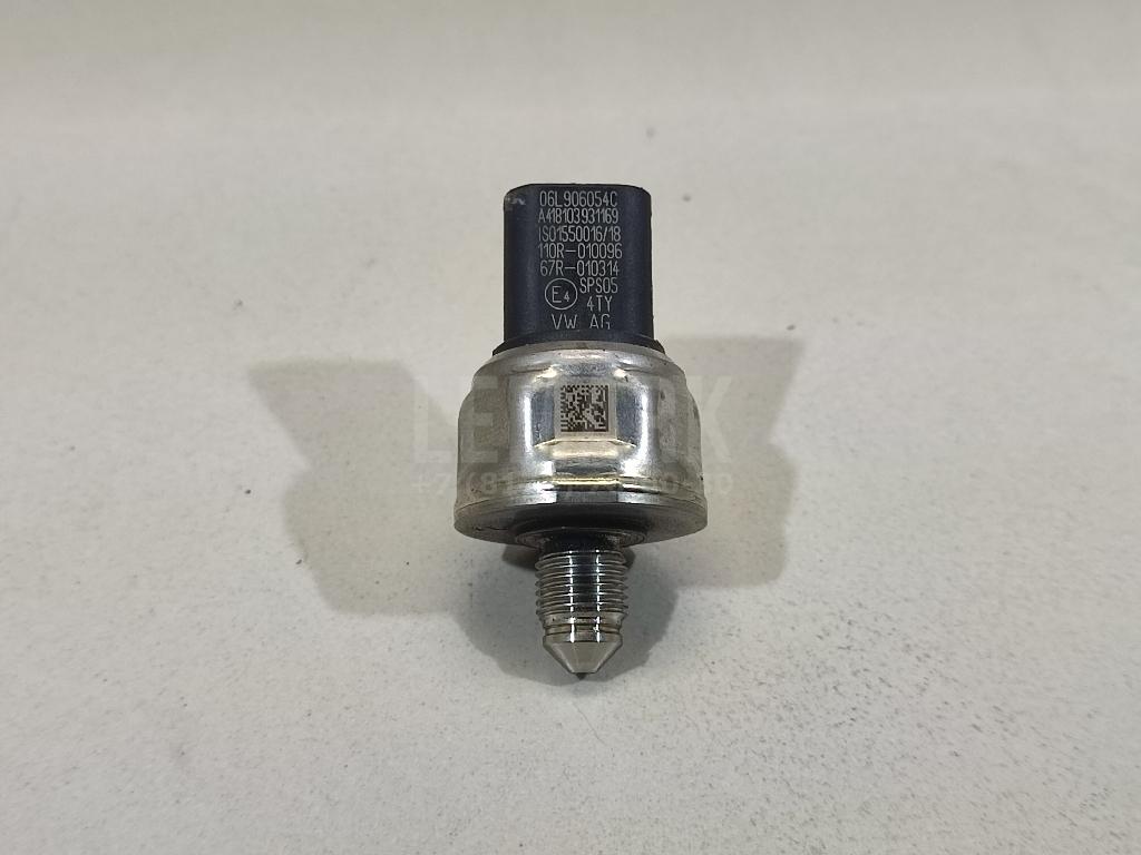 Датчик давления топлива 06L906054C VAG