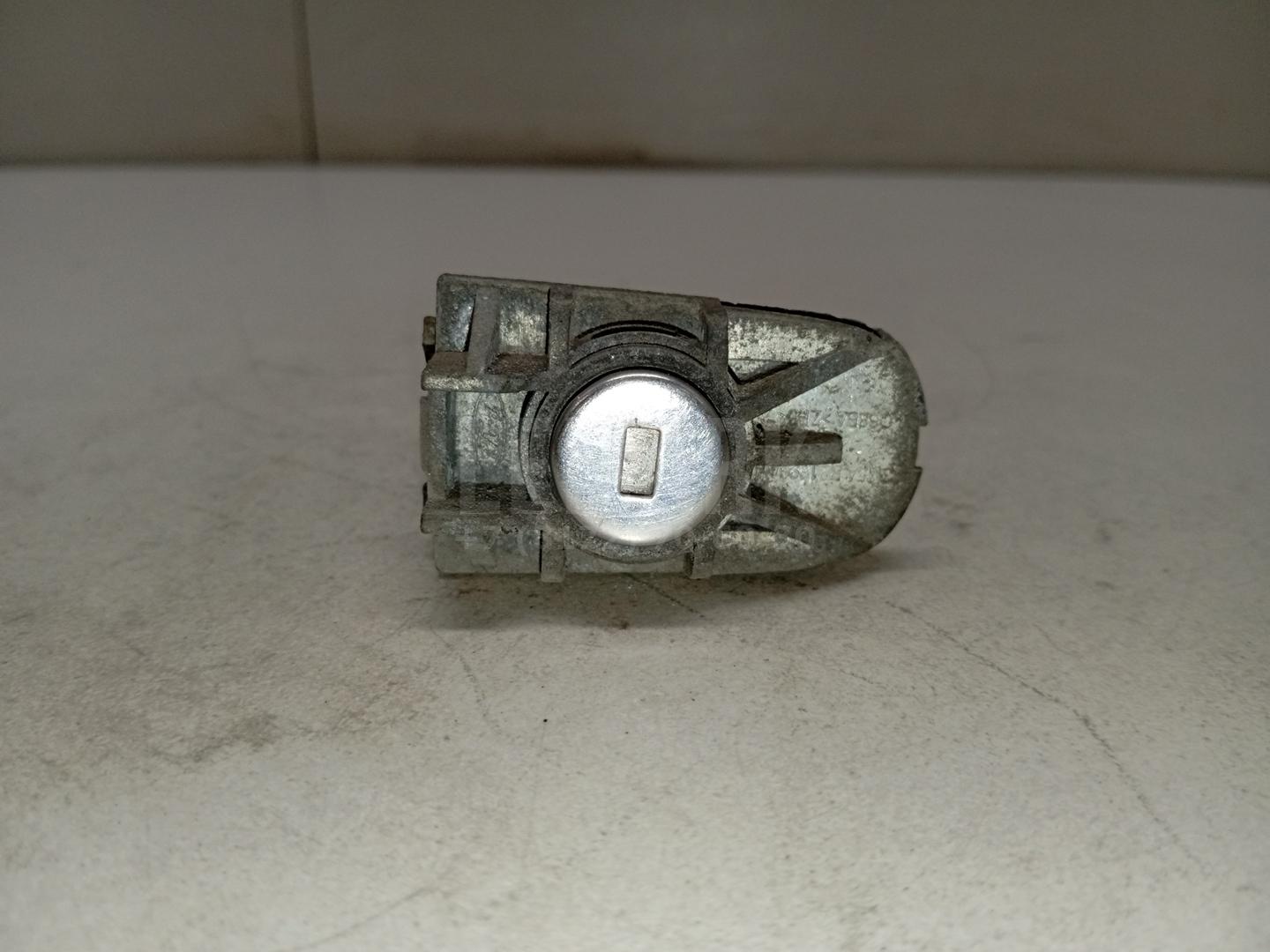Вставка замка двери 1552849 Ford