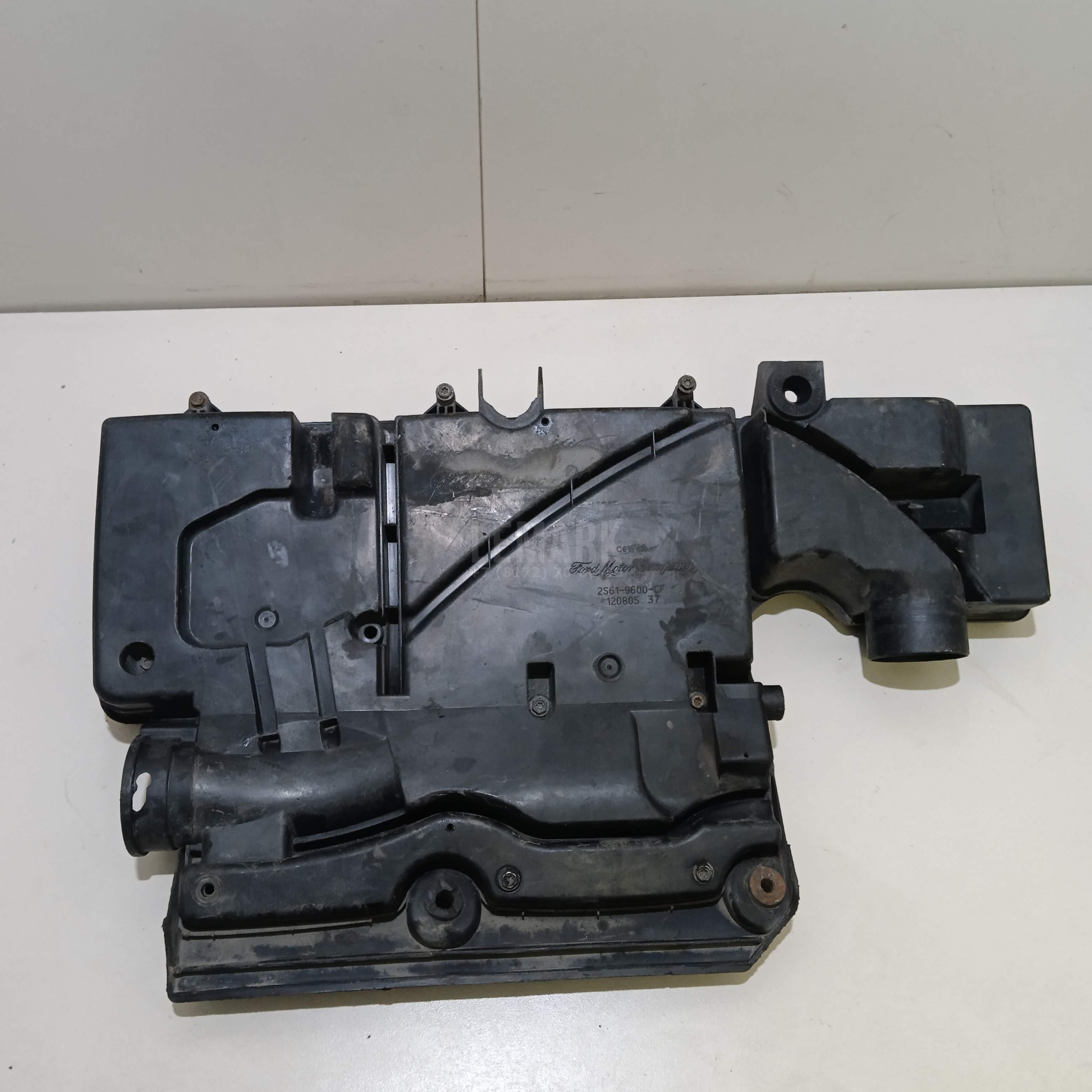 Корпус воздушного фильтра для  Ford Focus II 2005-2008