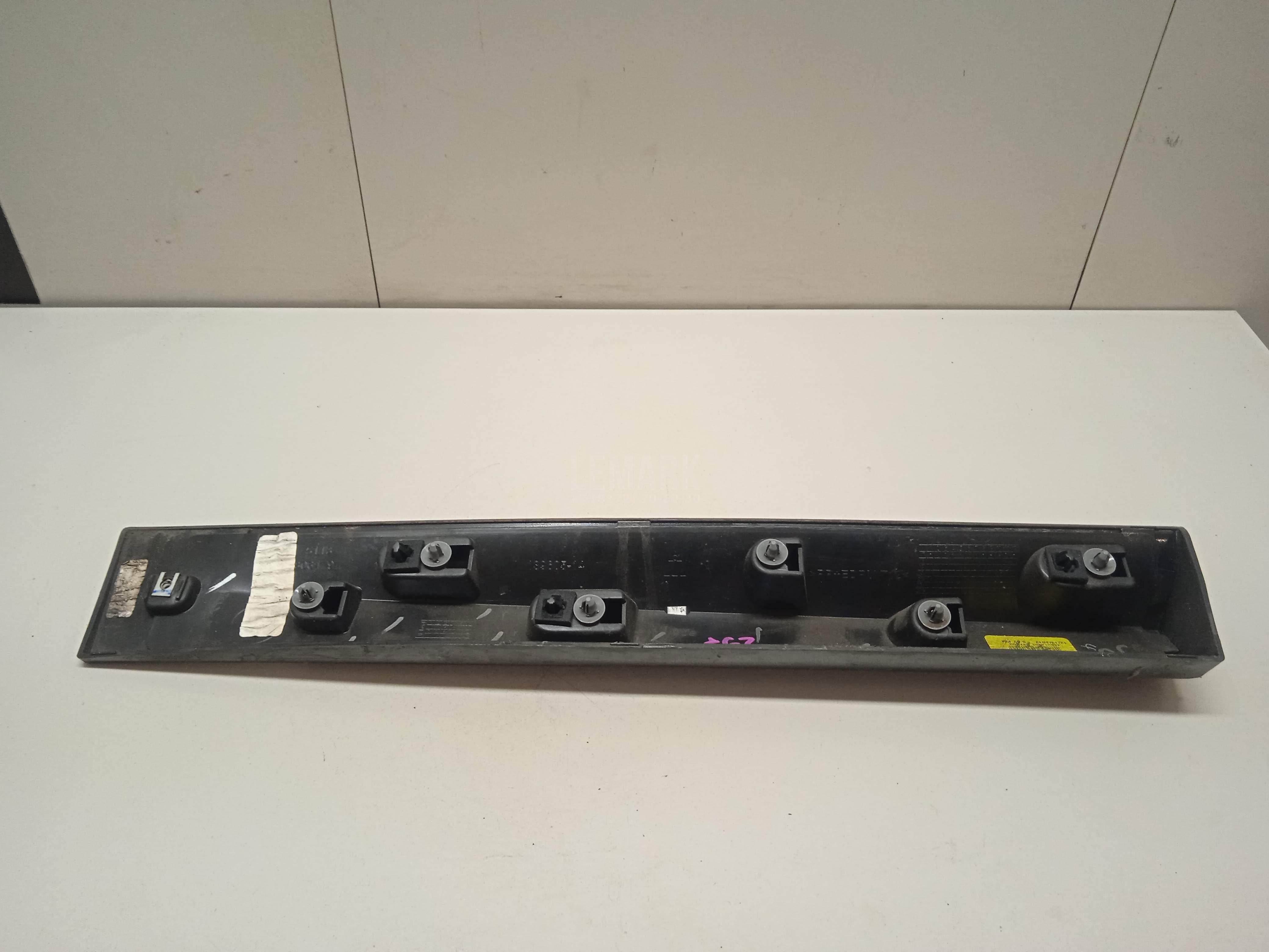 Накладка двери задней левой для  BMW 7-serie F01/F02 2008-2015