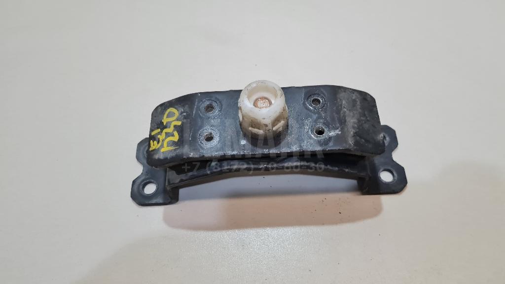 Опора двигателя задняя 1237111620 Toyota