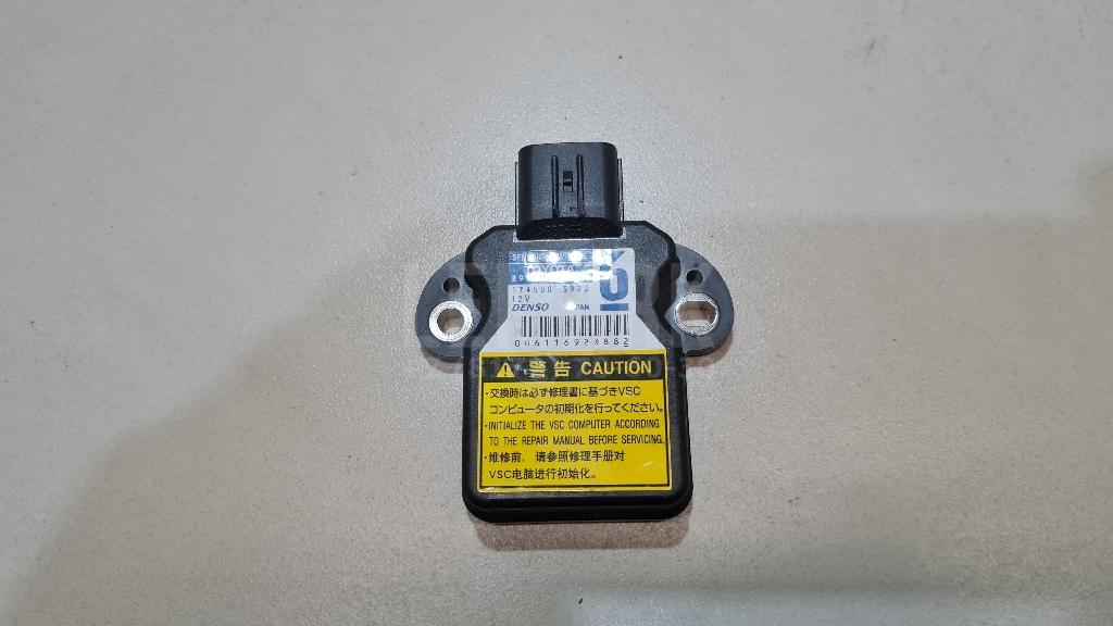 Датчик ускорения 8918348030 Toyota