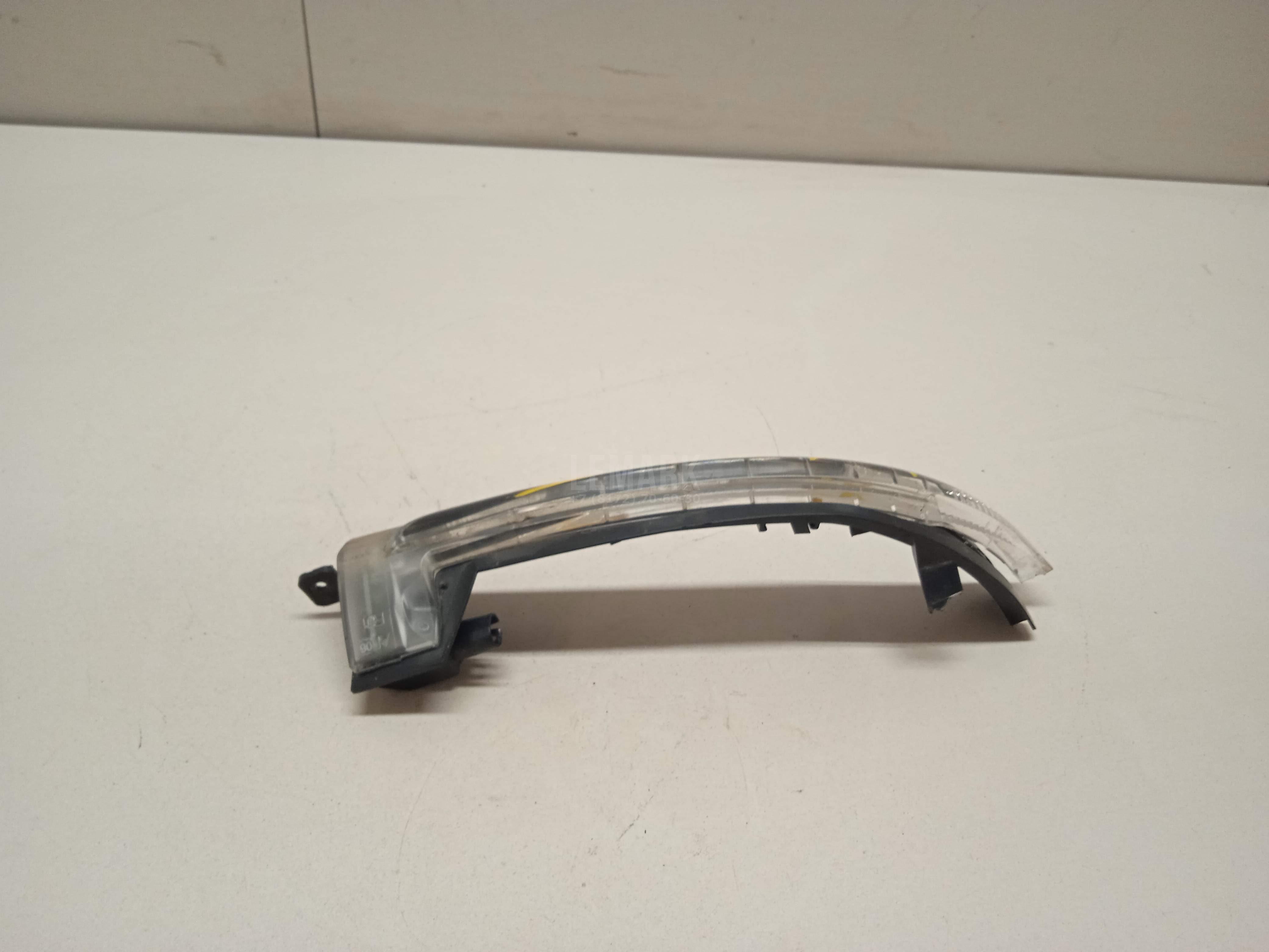 Повторитель в зеркало 7P6949102 VAG