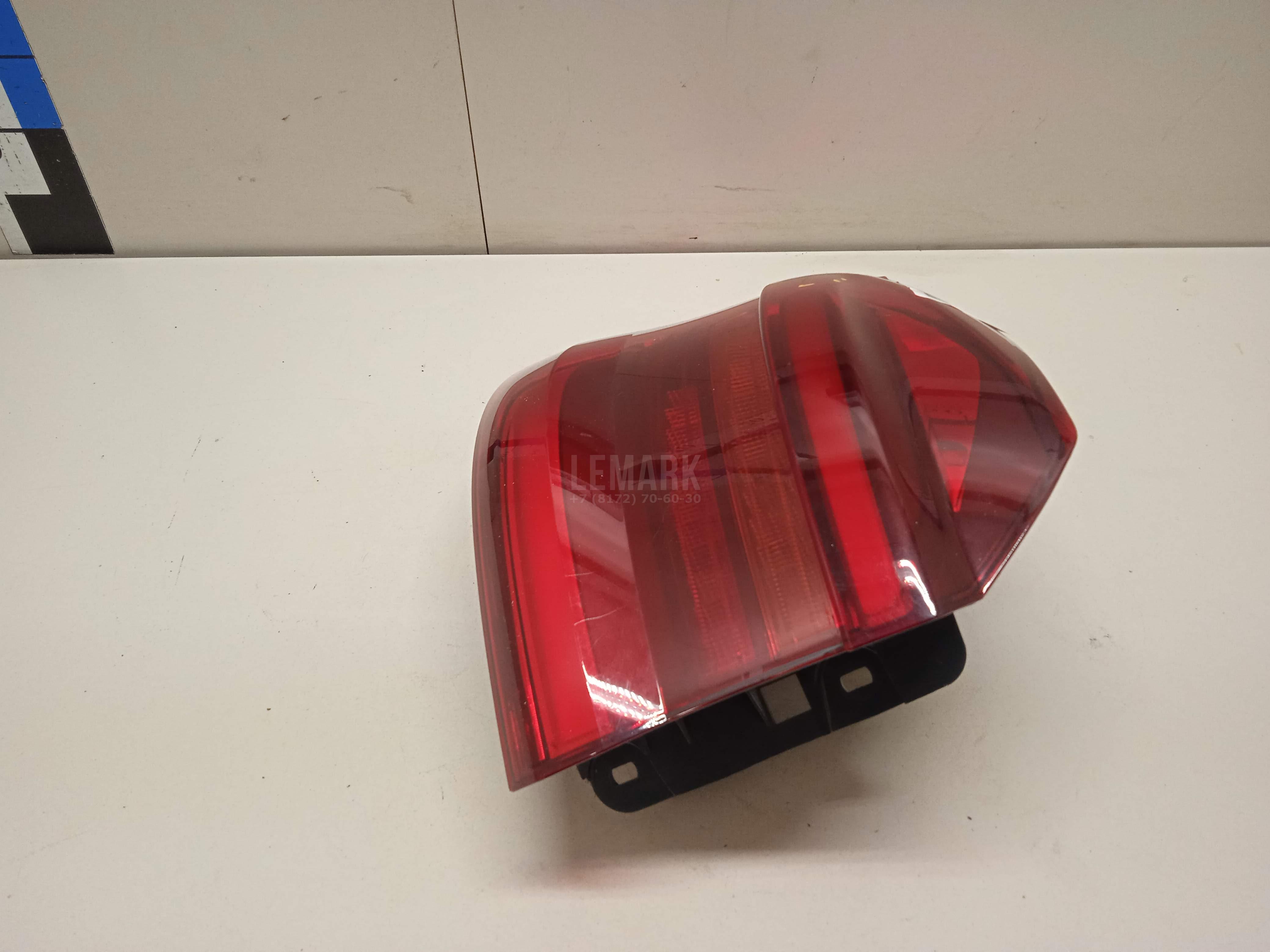 Фонарь задний наружный левый для  BMW 3-serie F30/F31/F80 2011-2020