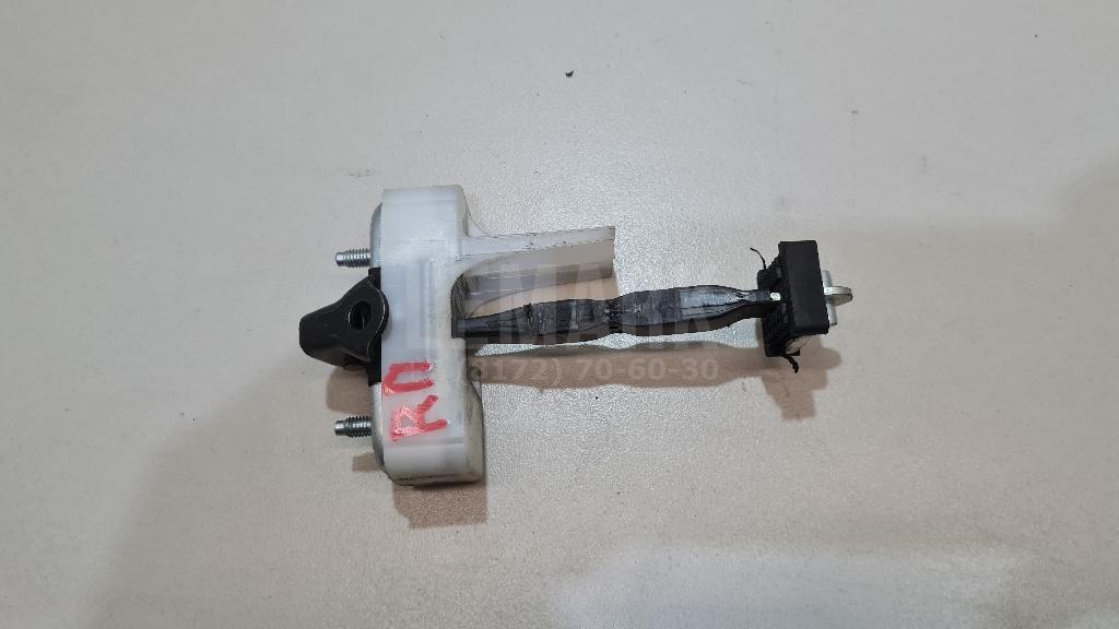 Ограничитель двери 6861060140 Toyota