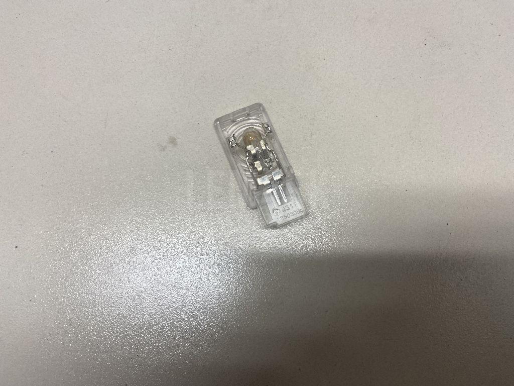 Плафон салонный 13503059 GM