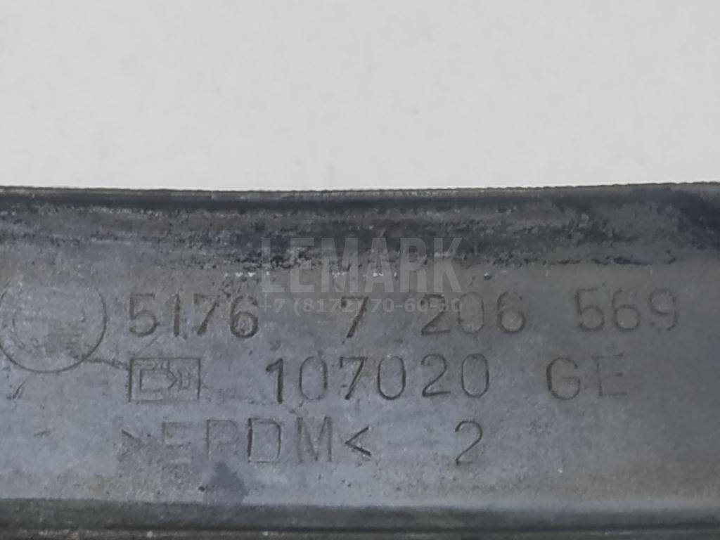 Уплотнитель капота