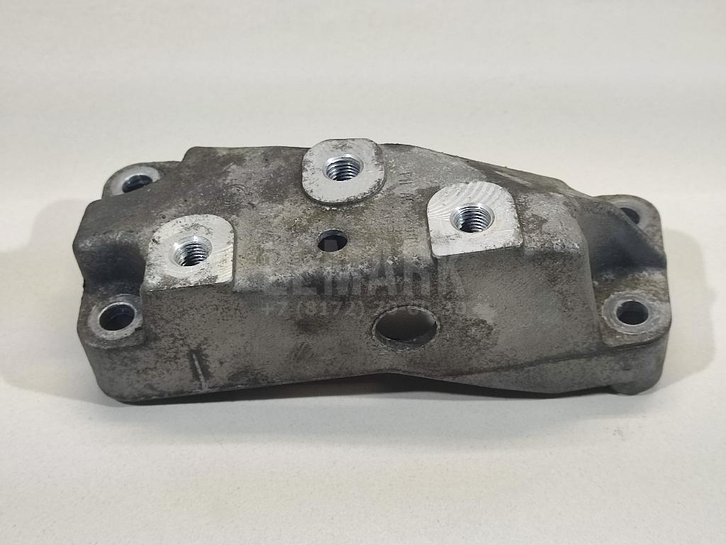 Кронштейн опоры двигателя 1K0199117AN VAG