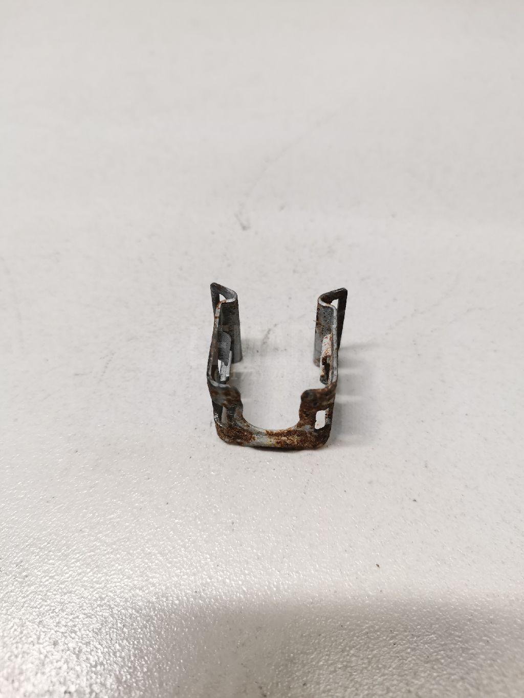 Крепеж форсунки 1429835 Ford
