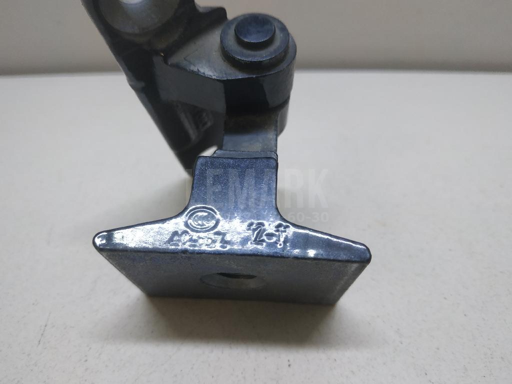 Петля двери задней левой верхняя для  BMW X3 E83 2004-2010