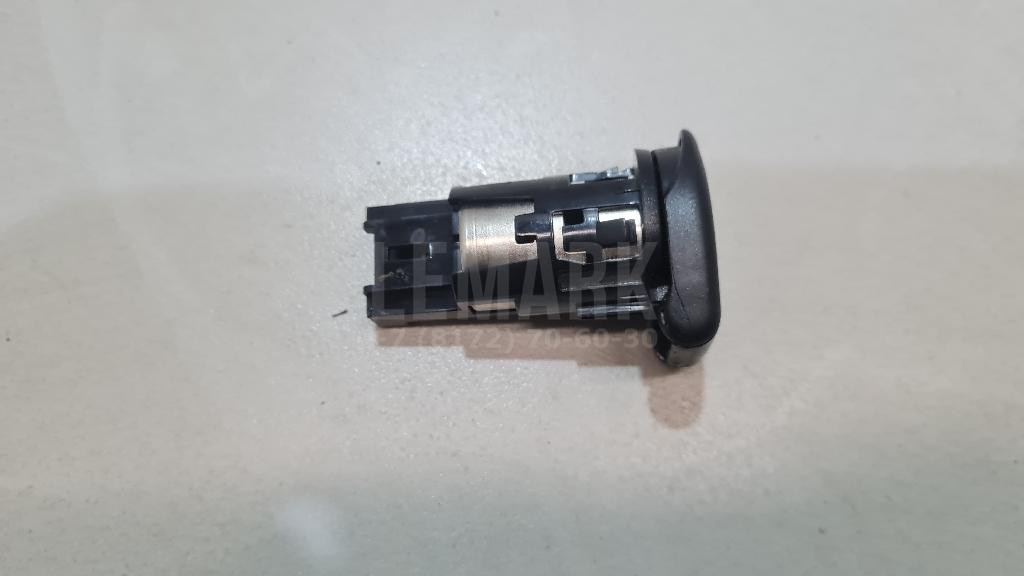 Гнездо прикуривателя 253313SH0A Nissan