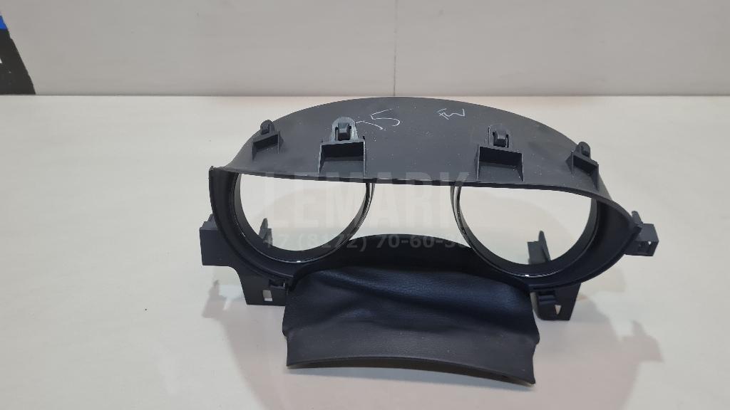 Накладка декоративная 682404EH0A Nissan