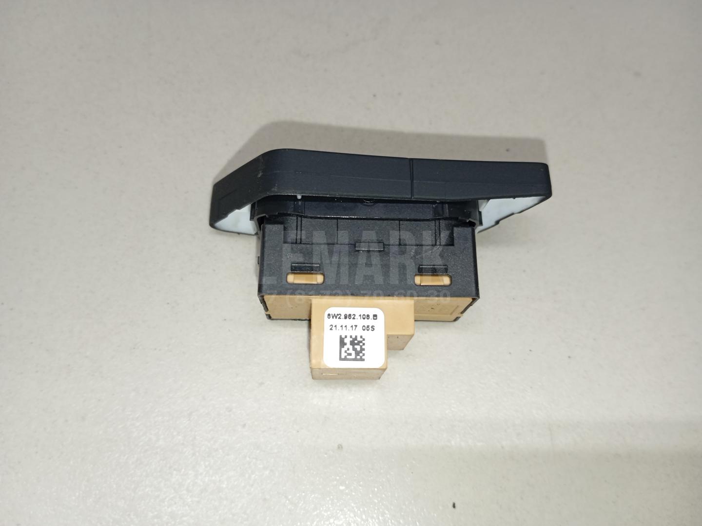 Кнопка центрального замка для  BMW X1 E84 2009-2015