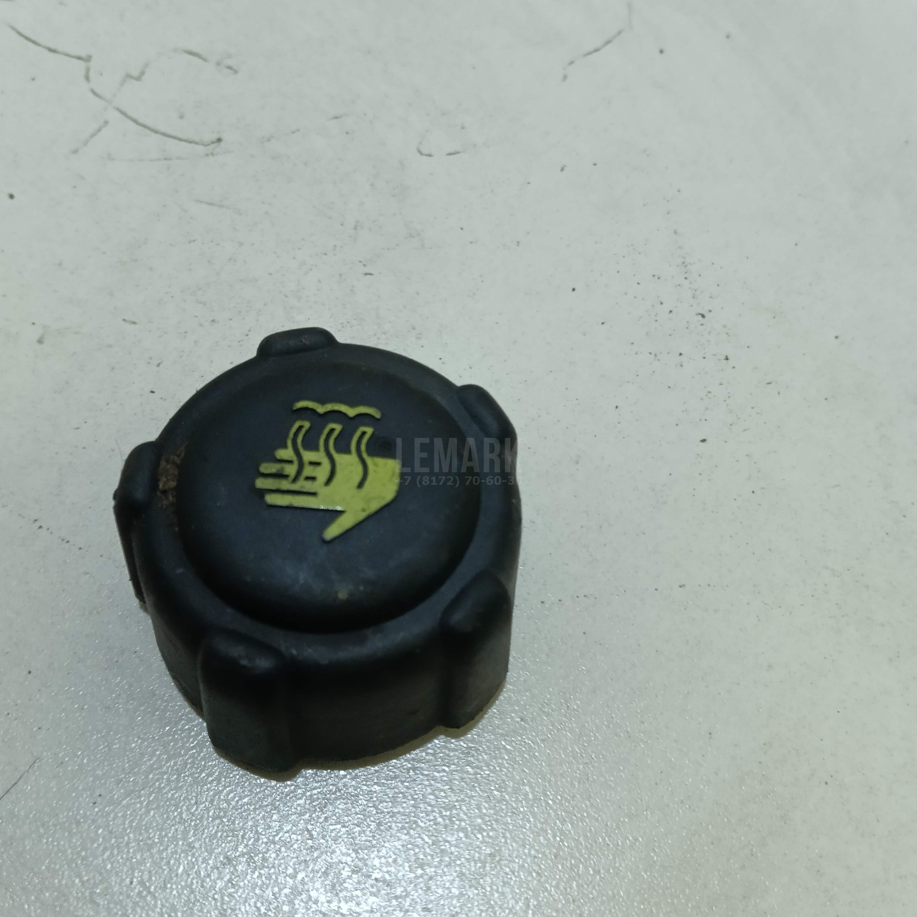 Крышка расширительного бачка 8200048024 Renault