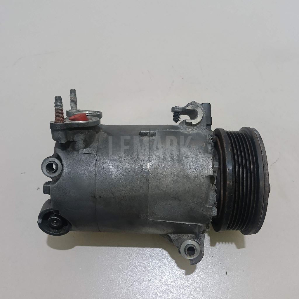 Компрессор кондиционера LR041119 Land Rover
