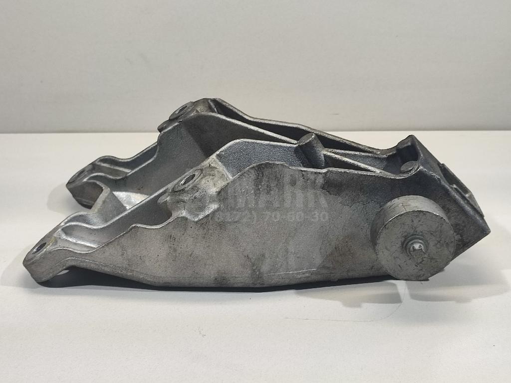 Кронштейн двигателя левый для  Audi A3 (8L1) 1996-2003