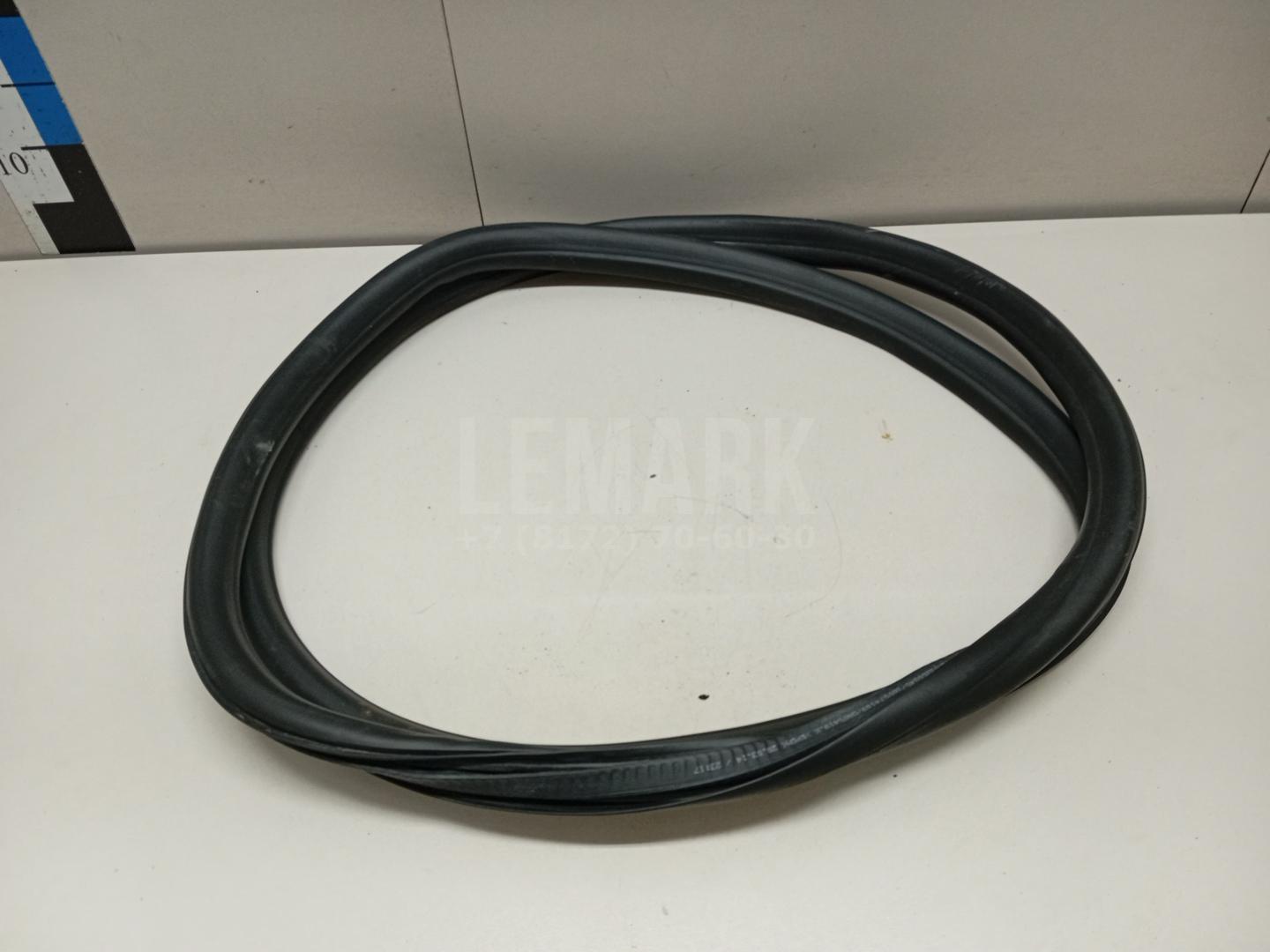Уплотнитель двери 13260048 GM