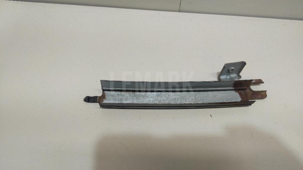 Направляющая стекла двери 82216JD000 Nissan