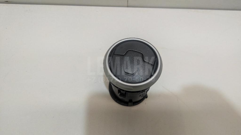 Дефлектор воздушный 68760JD10A Nissan
